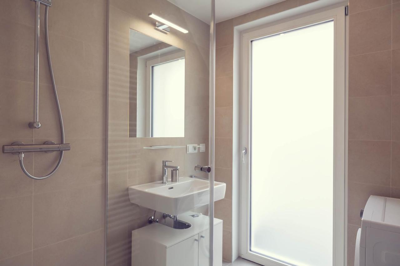 The 77 Anna Apartment Wina Bagian luar foto